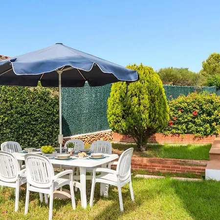 Sur Holiday home Binisafua