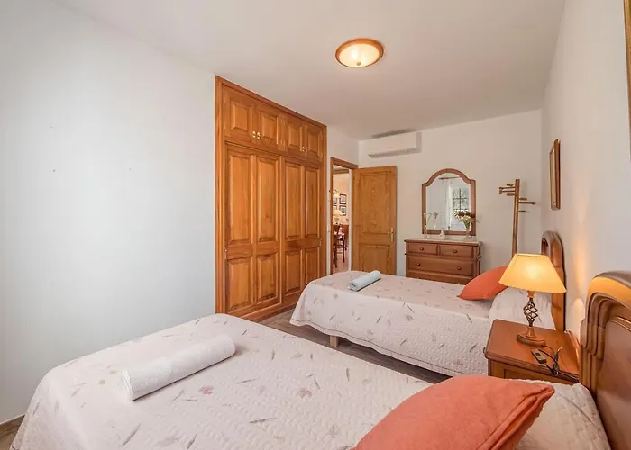 Nyaraló Sur Binisafua